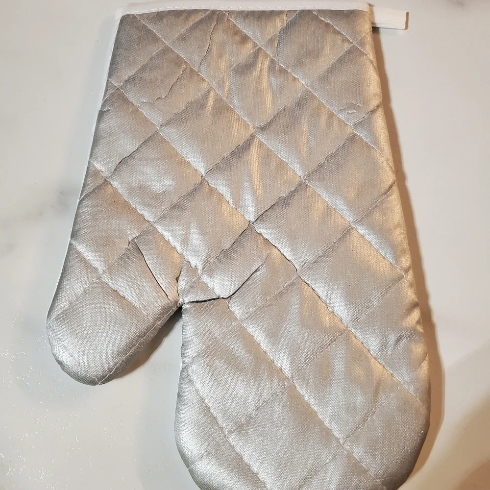 The holidays are what you bake them oven mitt